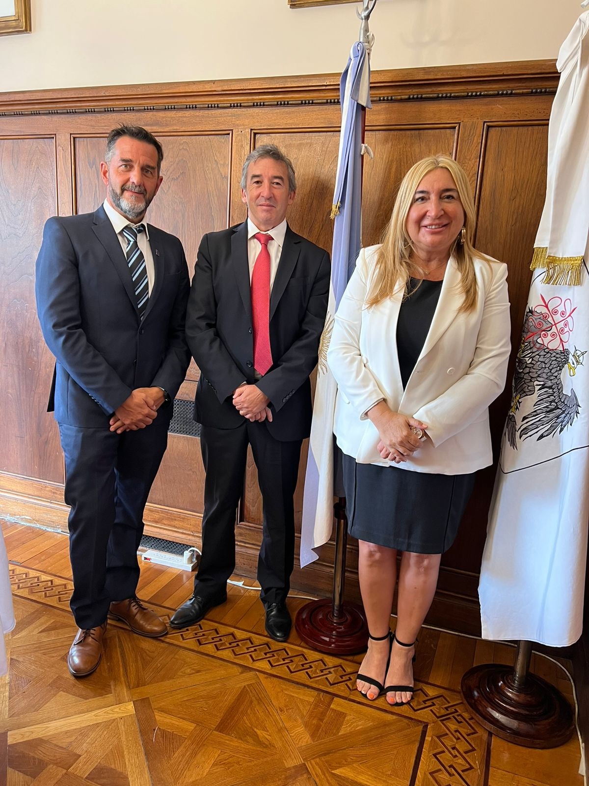 Christian Fabio, secretario general de la FAM, Santiago Otamendi y Marcela Ruiz, presidente de la FAM