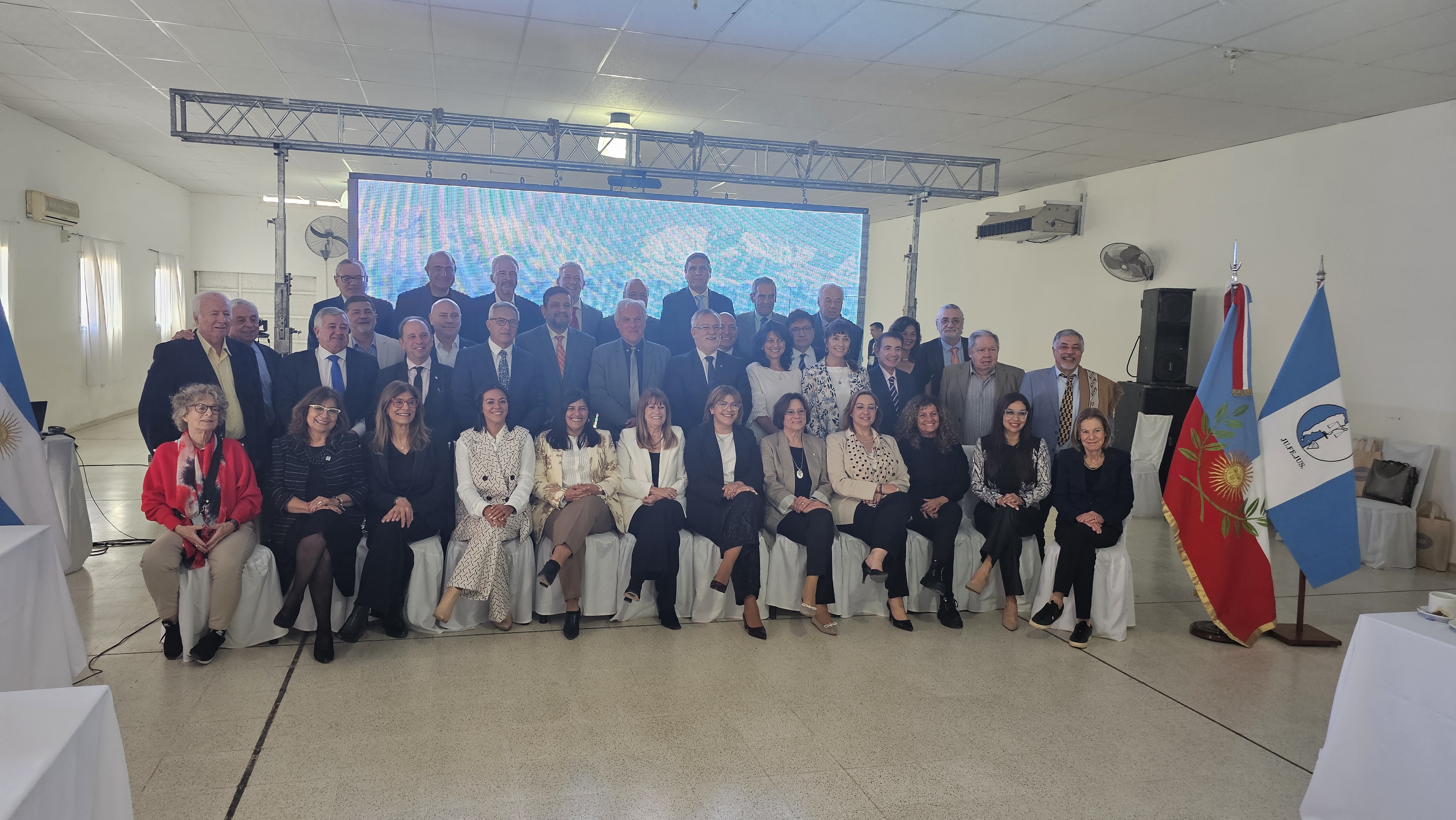 Los magistrados y magistradas que participaron en la reunión de Comisión Directiva de la JUFEJUS.