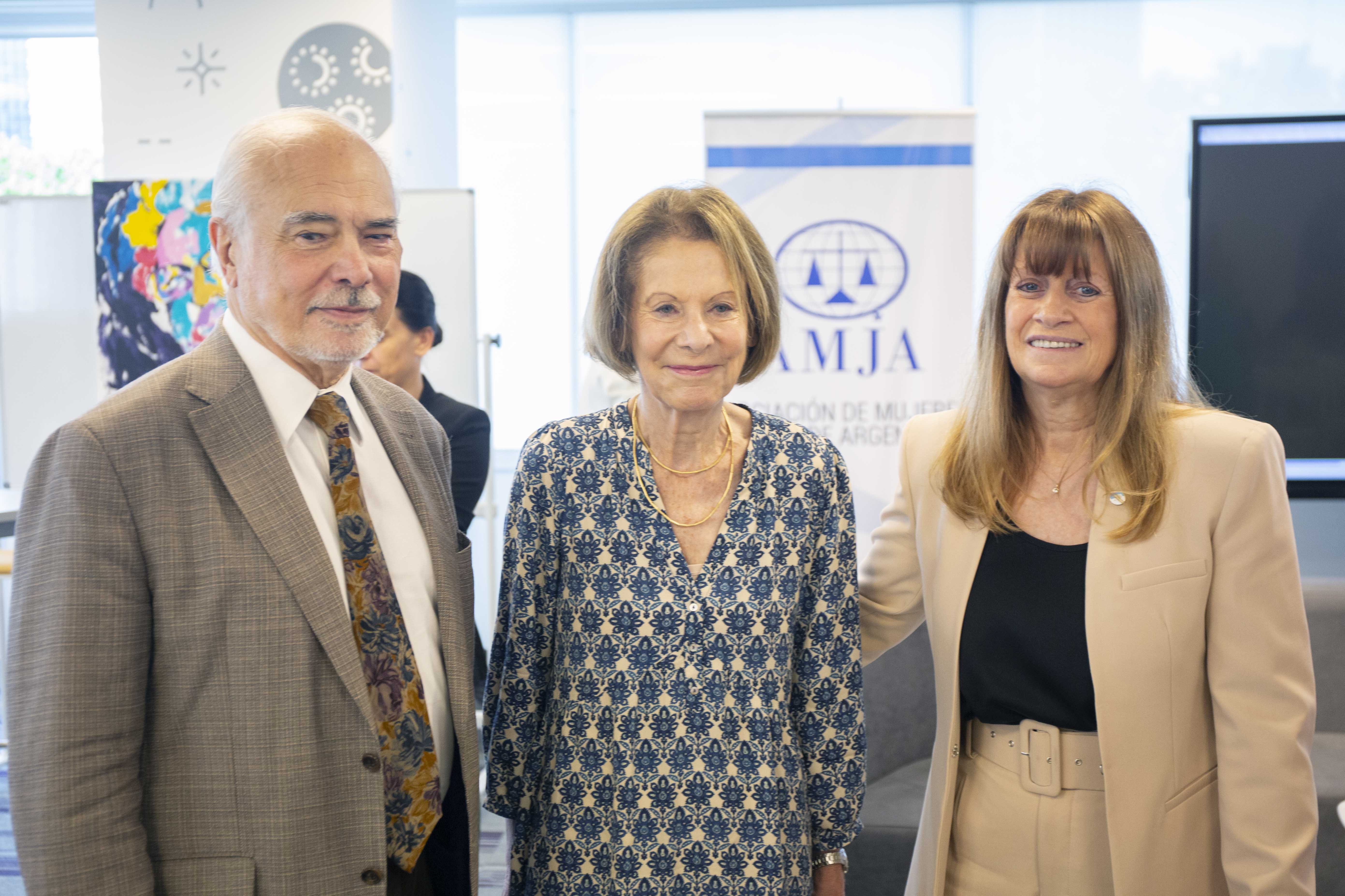 El juez Luis F. Lozano y las juezas Inés M. Weinberg y Emilia Valle