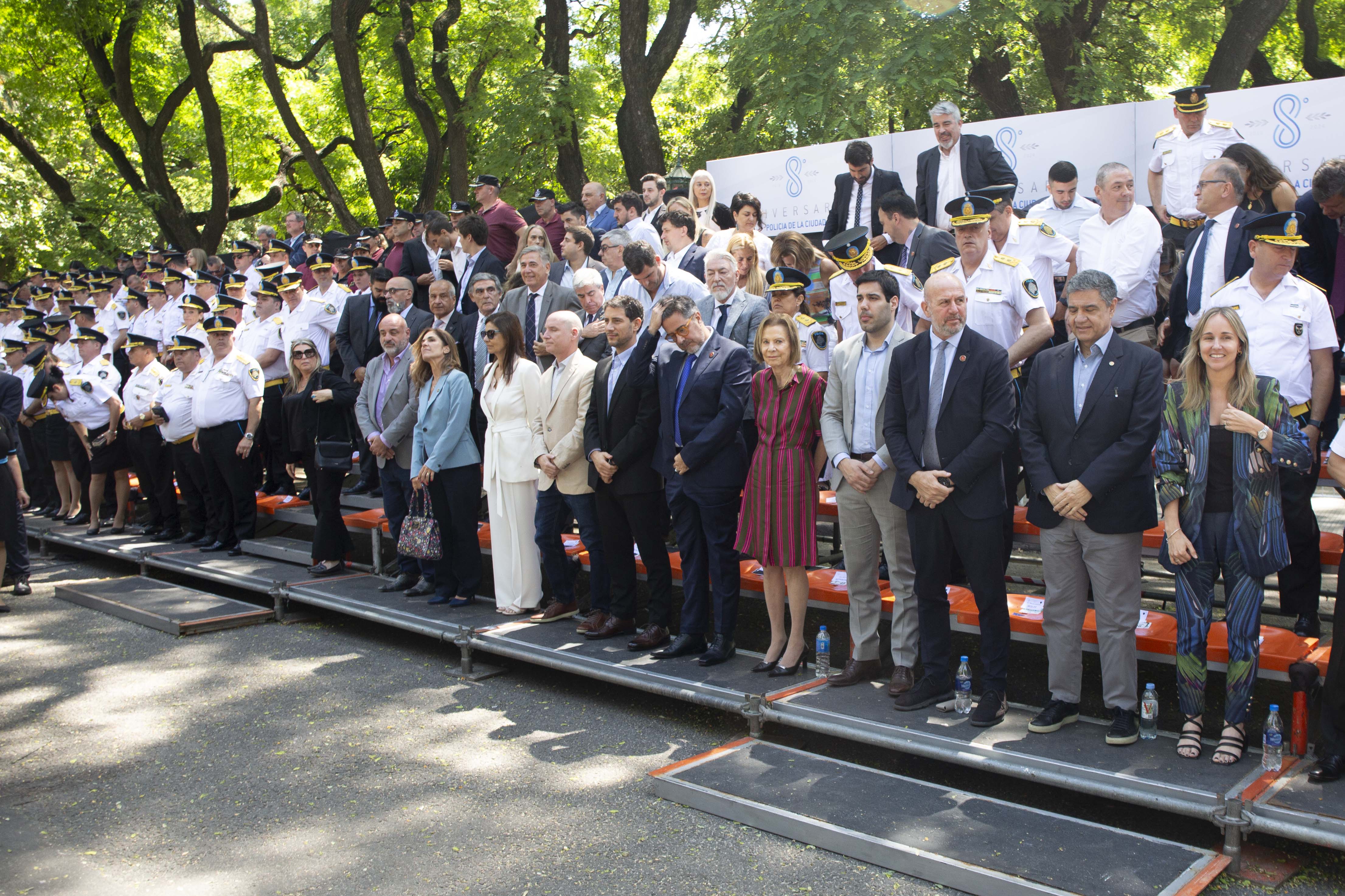 Las juezas Inés M. Weinberg y Marcela De Langhe al inicio de la celebración por el 8° aniversario de la Policía de la Ciudad Autónoma de Buenos Aires,.