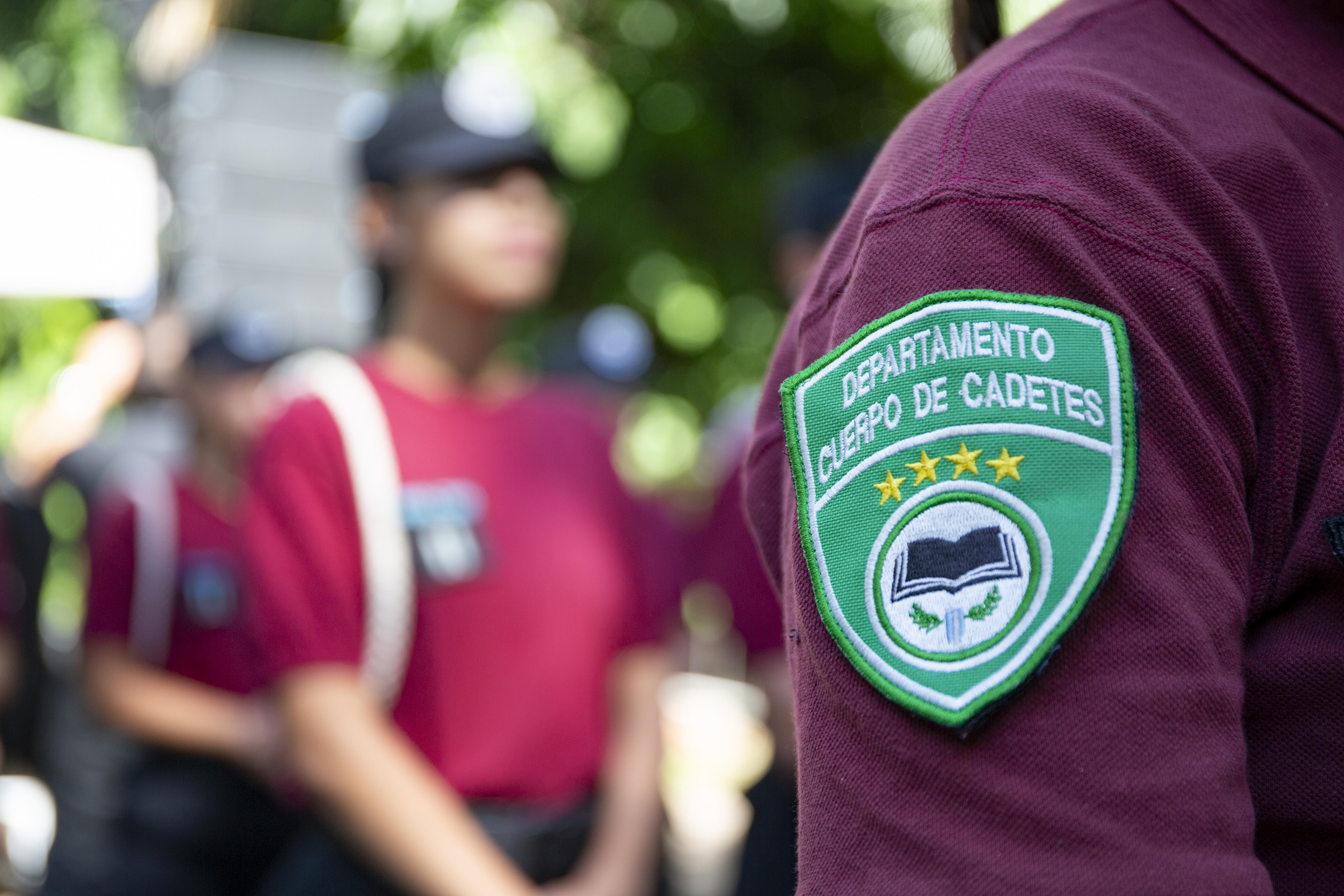 Detalle del uniforme del cuerpo de cadetes de la Policía de la Ciudad Autónoma de Buenos Aires