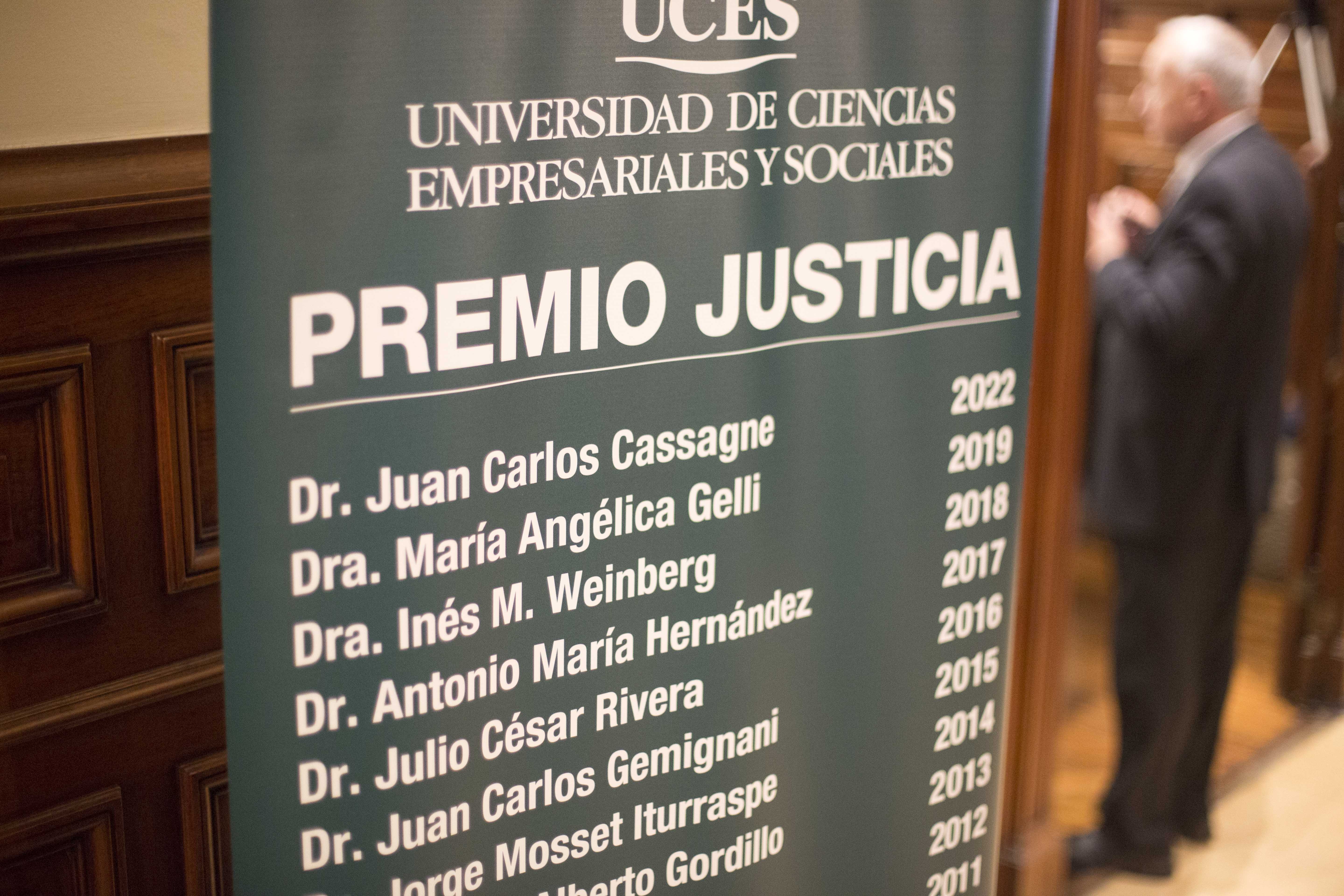 Profesionales del Derecho distinguidos con él Premios Justicia en ediciones anteriores.