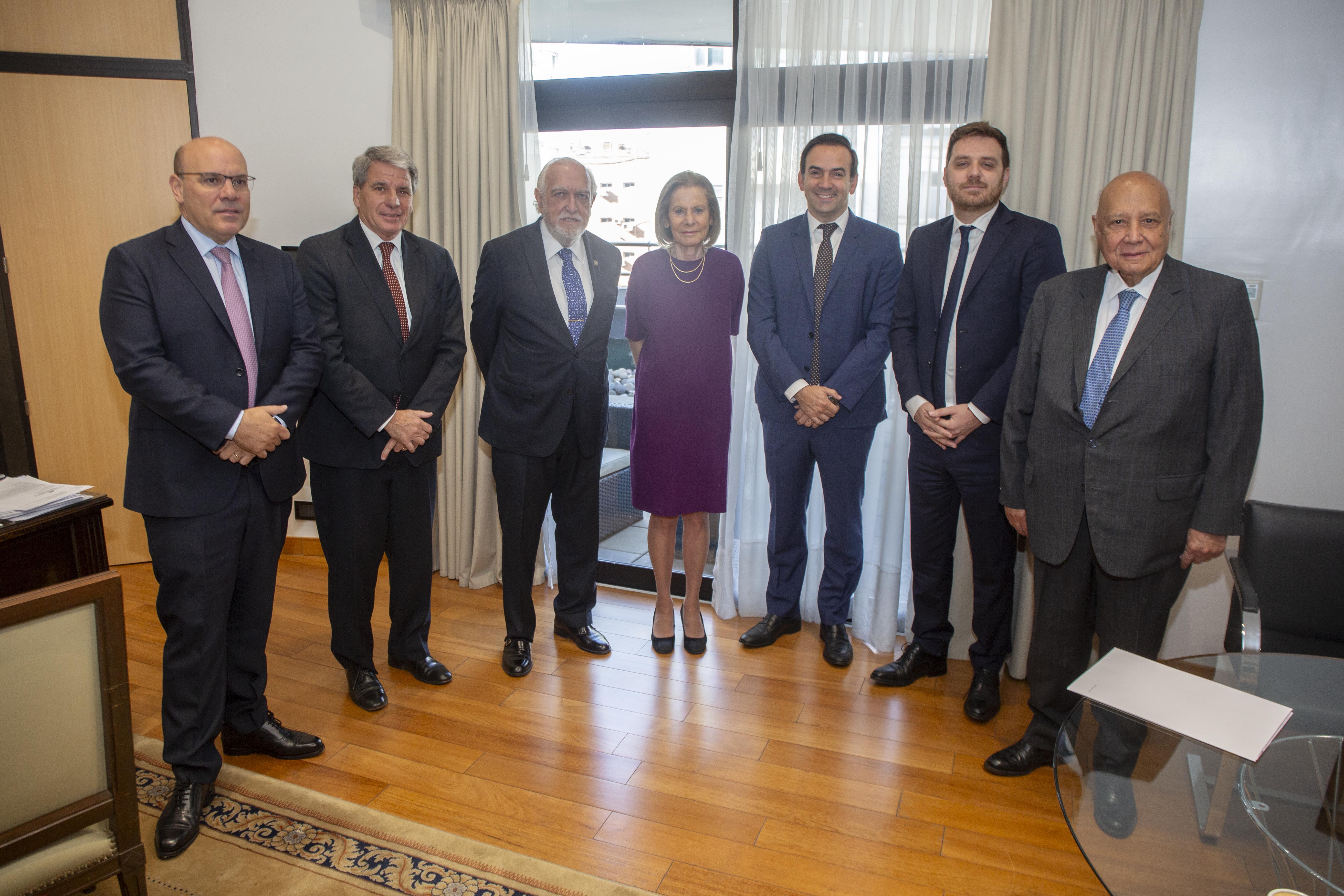 Junto a la Dra. Weinberg también abrieron el evento el Jefe de Gabinete de Ministros de la Ciudad de Buenos Aires, Felipe Miguel; el Presidente del Consejo de la Magistratura, Francisco Quintana; el Vicepresidente 1º de la Legislatura porteña, Emmanuel Ferrario; el Presidente del Colegio Público de Abogados de la Capital Federal, Ricardo Gil Lavedra; y el  Procurador General de la Ciudad, Gabriel Astarloa.