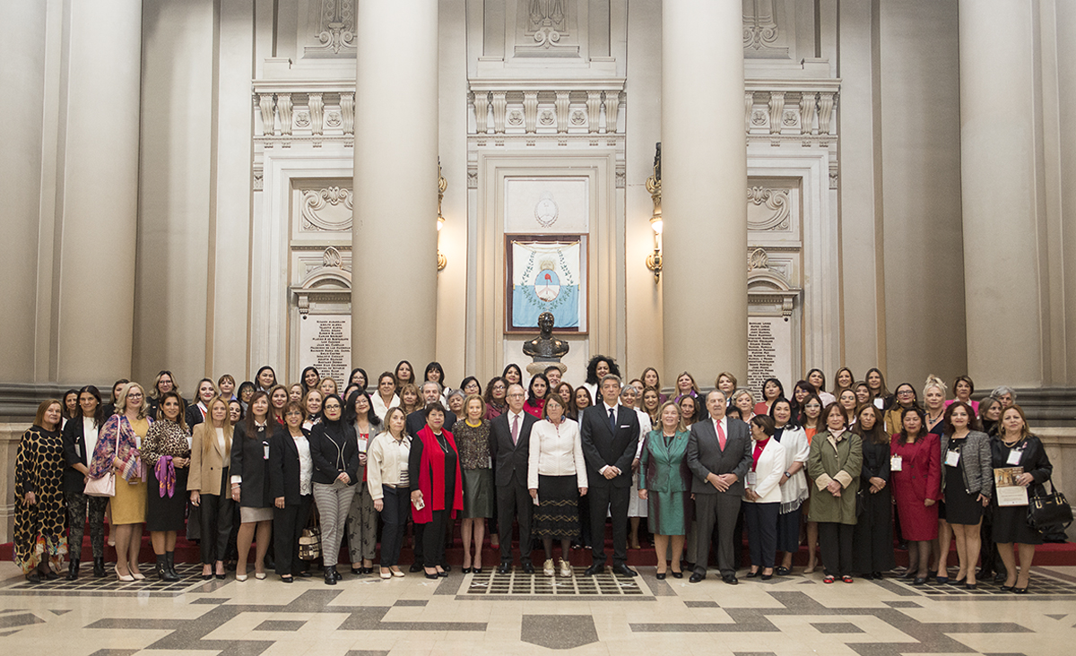 Juezas y jueces de la región presentes en la Corte Suprema de Justicia de la Nación para reflexionar sobre el derecho al cuidado y la corresponsabilidad social.