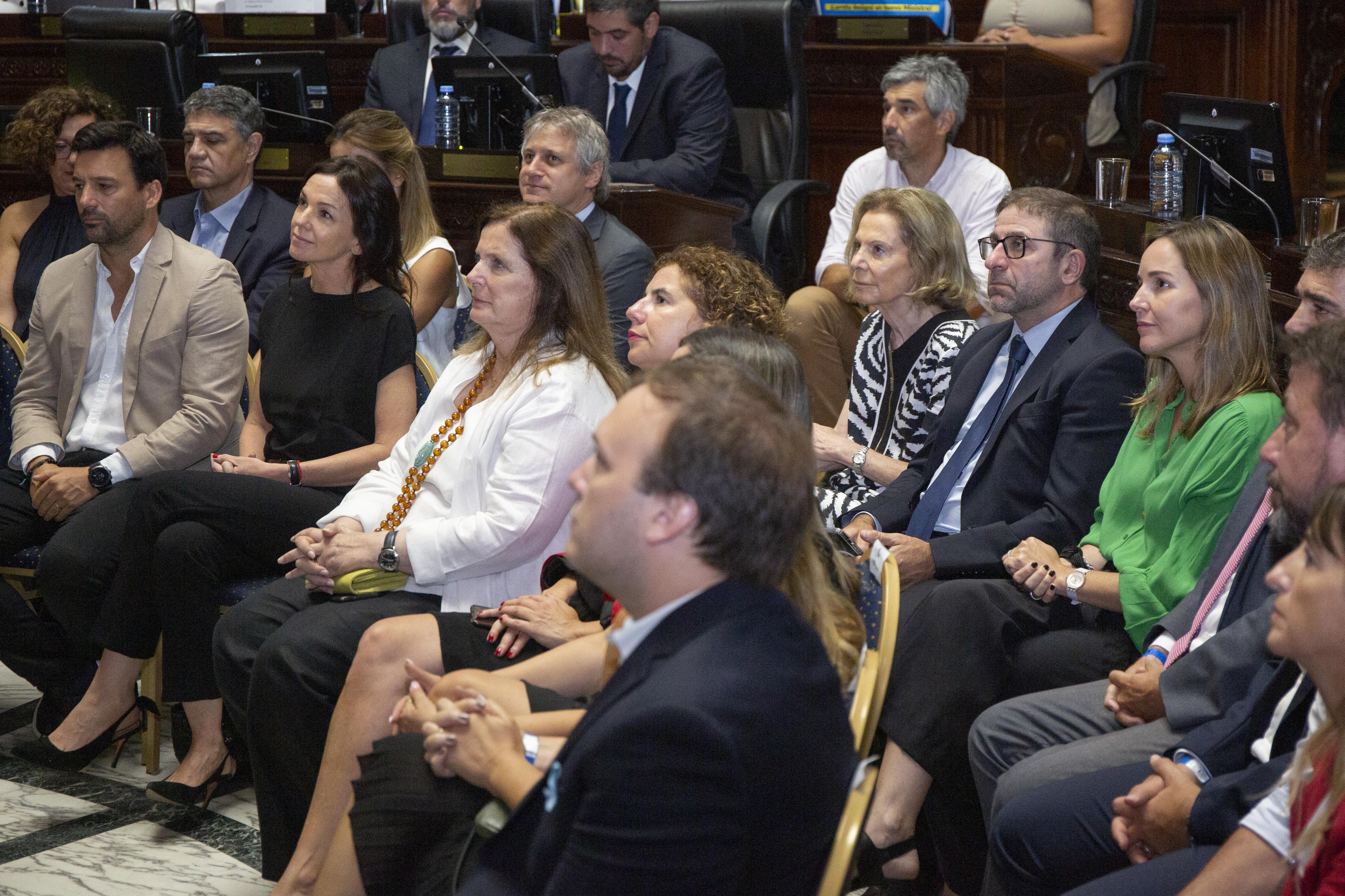 La Presidente del Tribunal Inés M. Weinberg junto a autoridades en la apertura de Sesiones Ordinarias de la Legislatura.