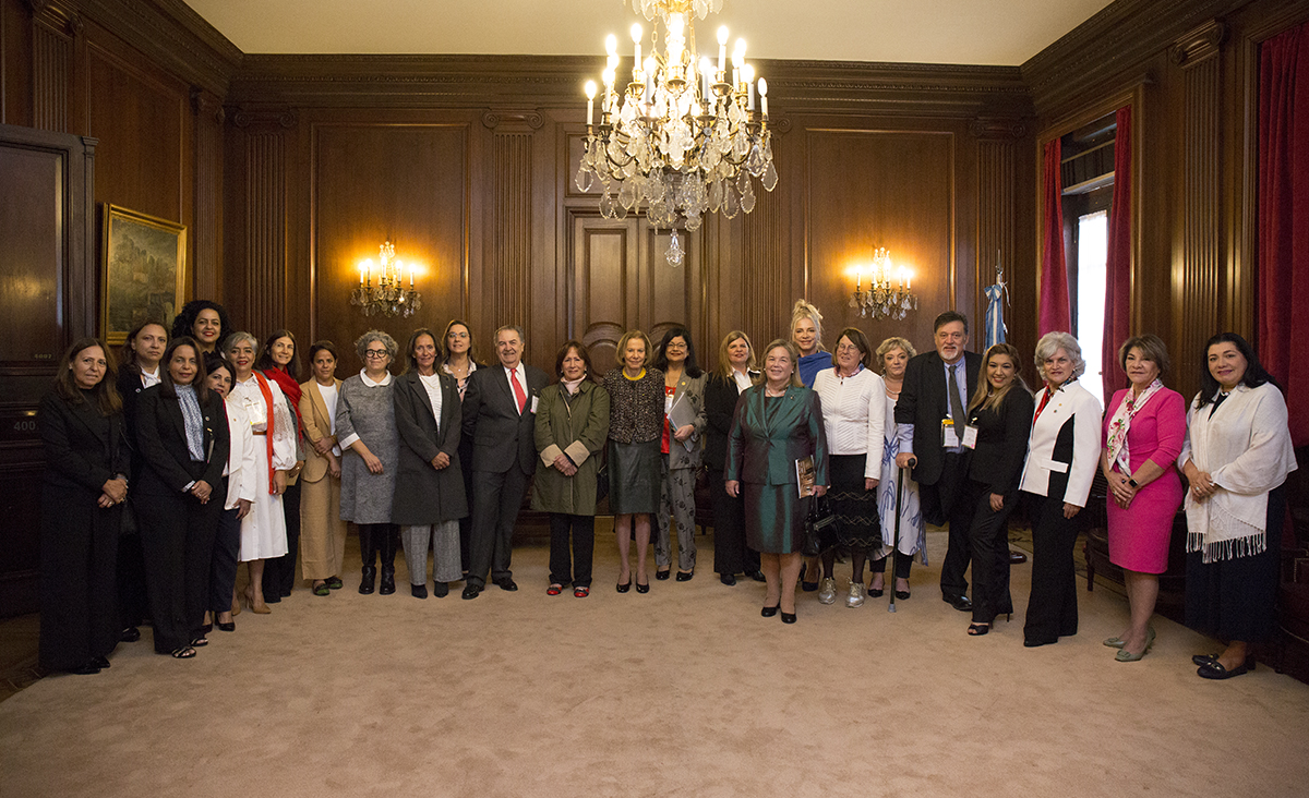 Juezas y jueces de la región presentes en la Corte Suprema de Justicia de la Nación para reflexionar sobre el derecho al cuidado y la corresponsabilidad social.