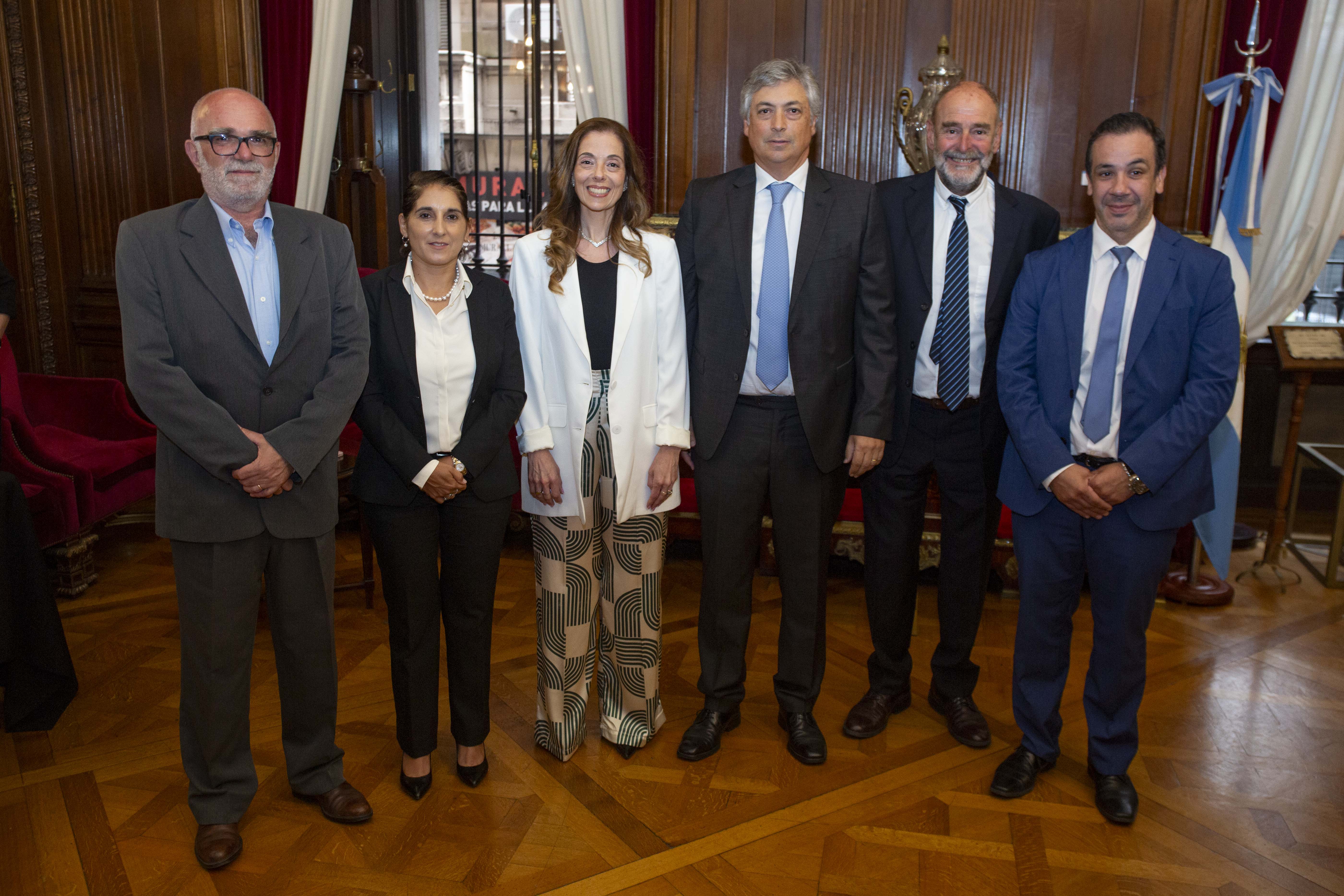 Los consejeros de la Magistratura Luis Duacastella Arbizu, María Julia Correa, Lorena Clienti, Manuel Izura, Javier Concepción y Rodolfo Ariza Clerici.