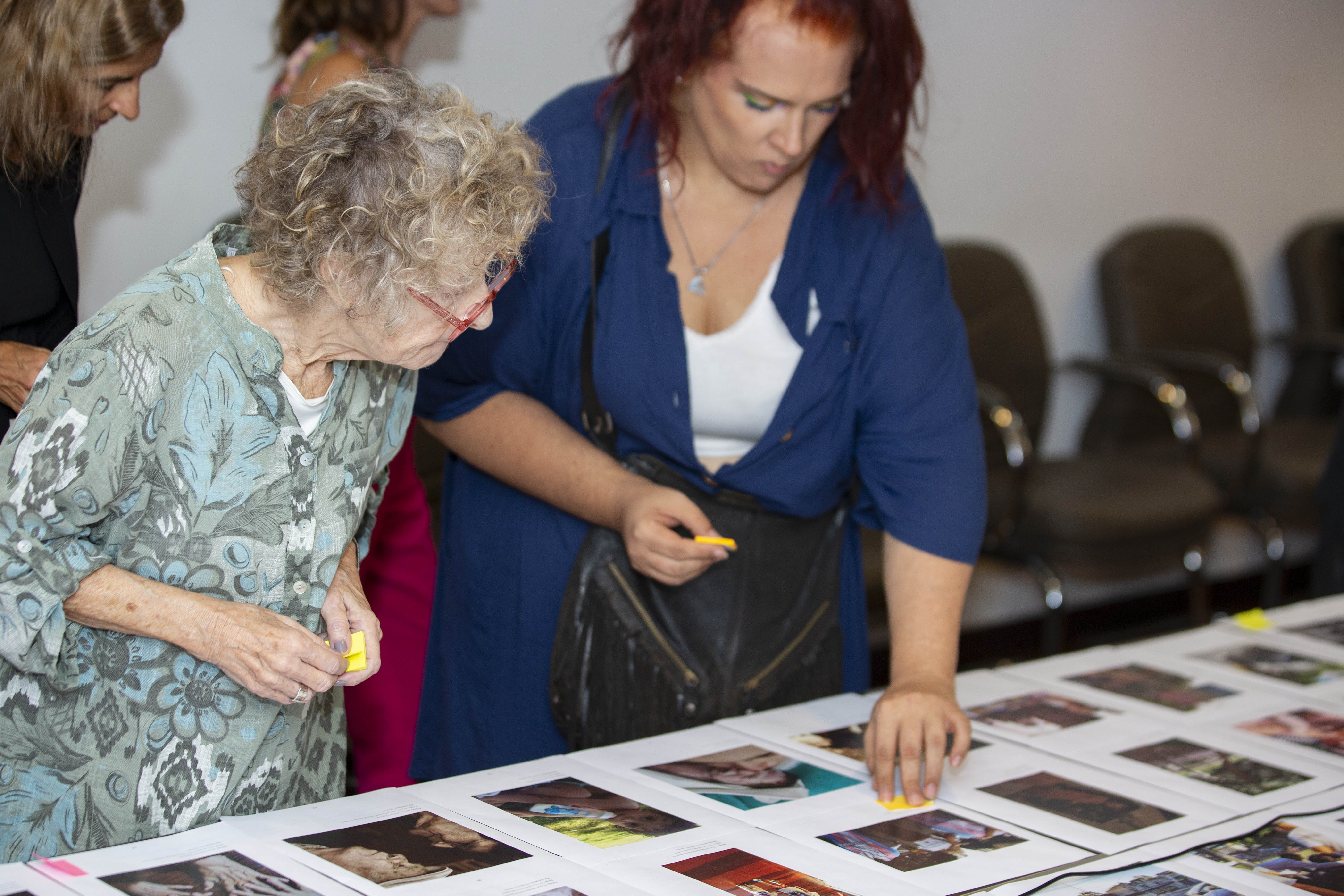 Distinción a las ganadoras del concurso fotográfico “La ciudad se retrata: historias de mujeres y diversidades”