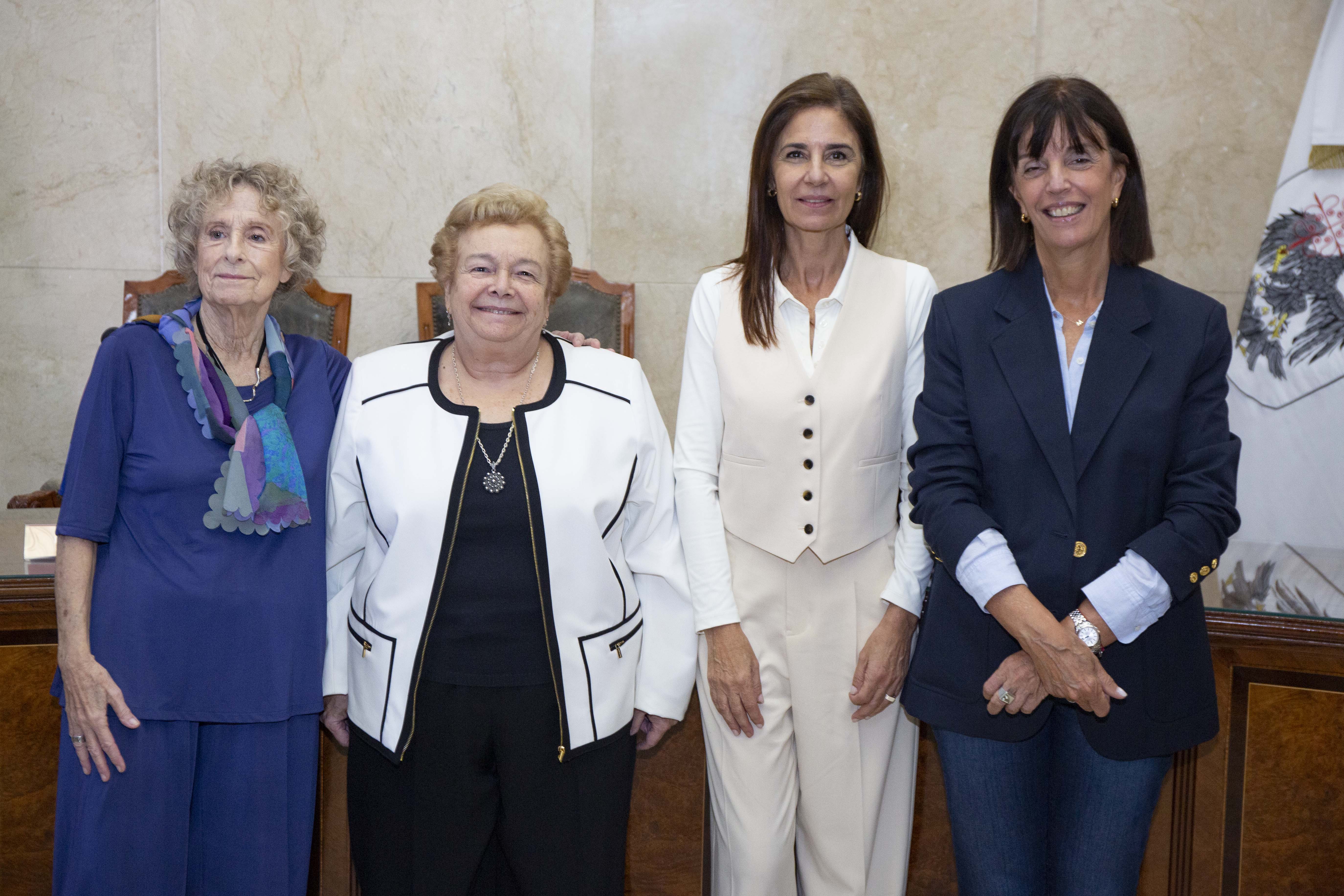 La Dra. Alicia Ruiz, la Dra. Stella Maris Martínez, la Dra. Marcela Marcela De Lange y la Dra. Marcela Millán
