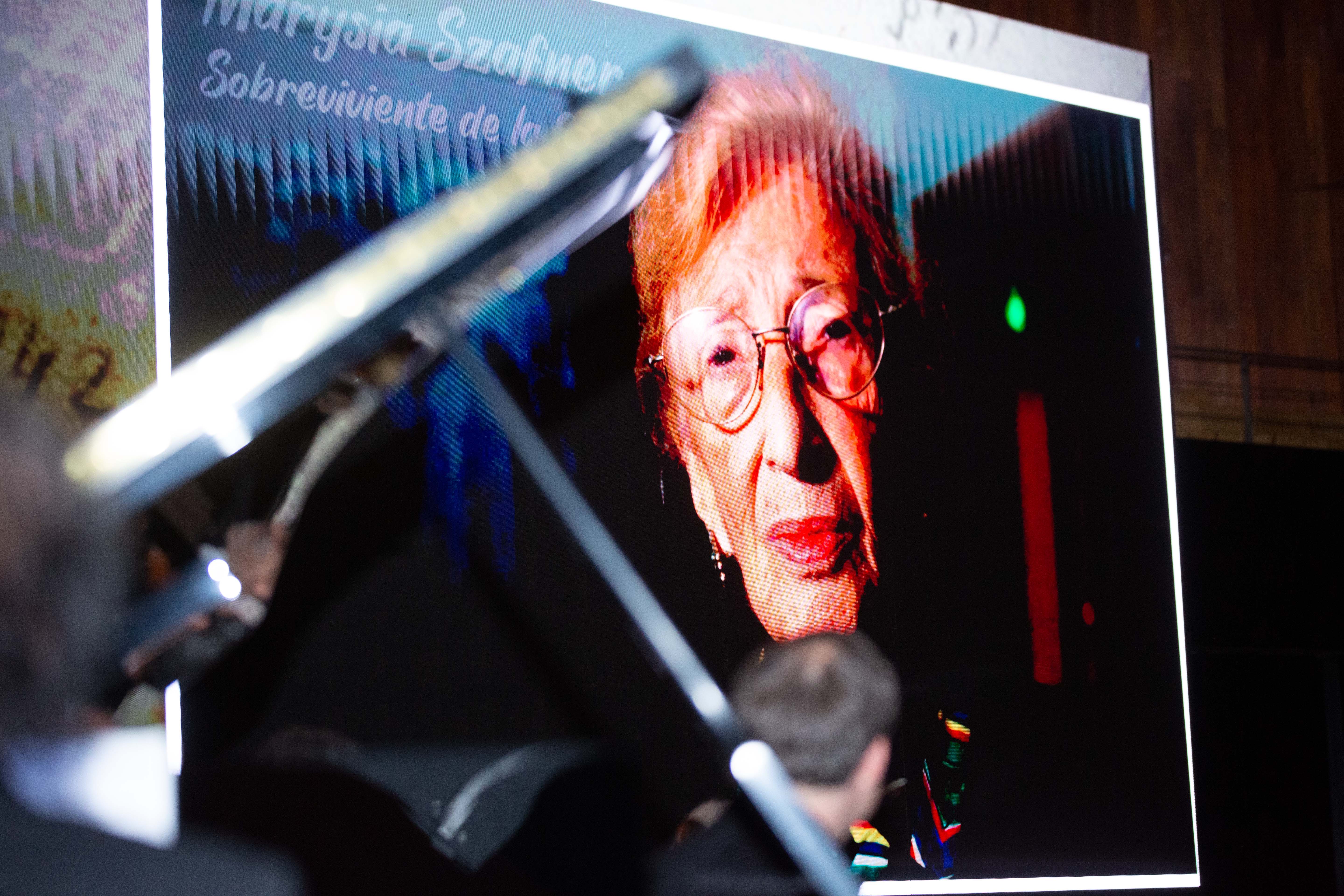 El acto contó con testimonios de sobrevivientes.