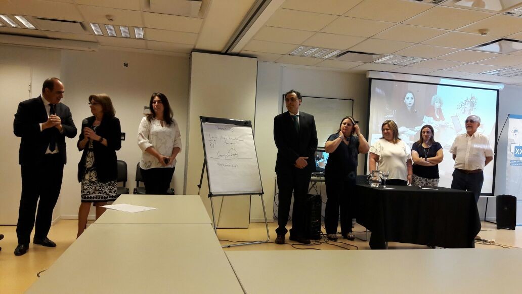 Mario Adaro (Vicepresidente 1° de REFLEJAR y Juez SCJ Mandoza), María del Cármen Battaini (Jueza del Superior Tribunal de Justicia de Tierra del Fuego), Paula Rómulo (Responsable de la Oficina de Educación a Distancia CFJ), Carlos M. Parise (Director de Formación Judicial y Administrativa CFJ), Sandra Fodor (Departamento de Coordinación de Convenios, Becas y Publicaciones CFJ), Andrea Krawchik (CFJ), Verónica Ferreiro (CFJ) y Eduardo Molina Quiroga (CFJ)