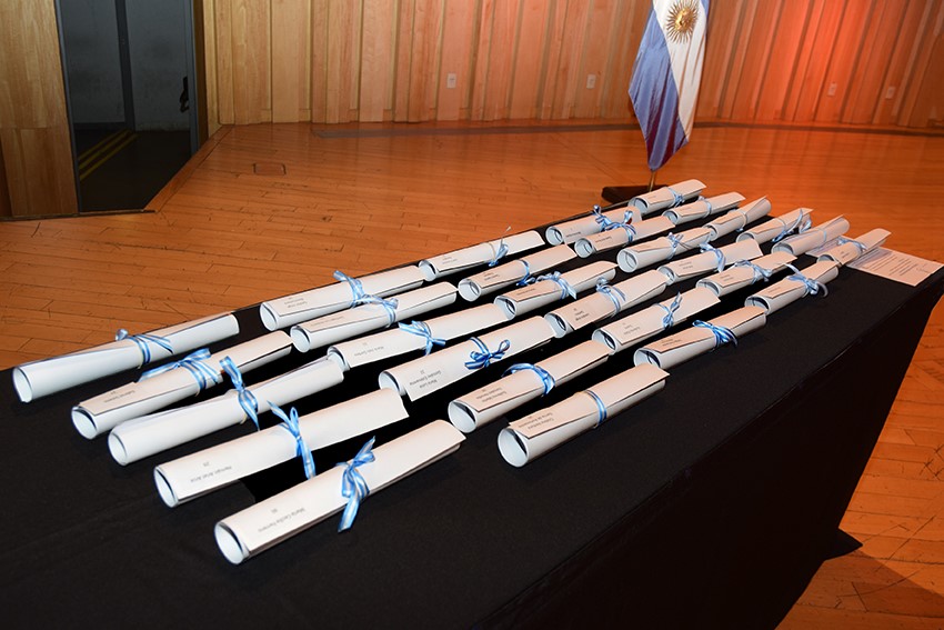 Diplomas de proclamación a las Diputadas y Diputados