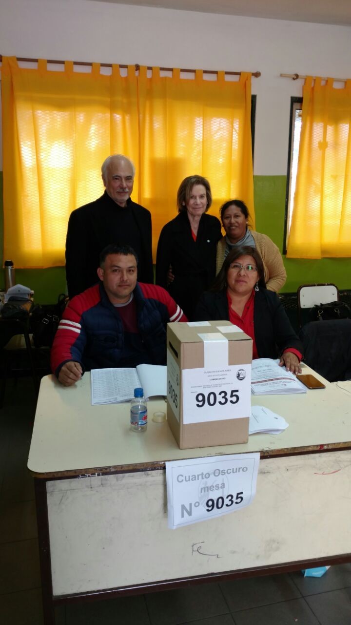 Los jueces Lozano y Weinberg con las autoridades de la mesa 9035.