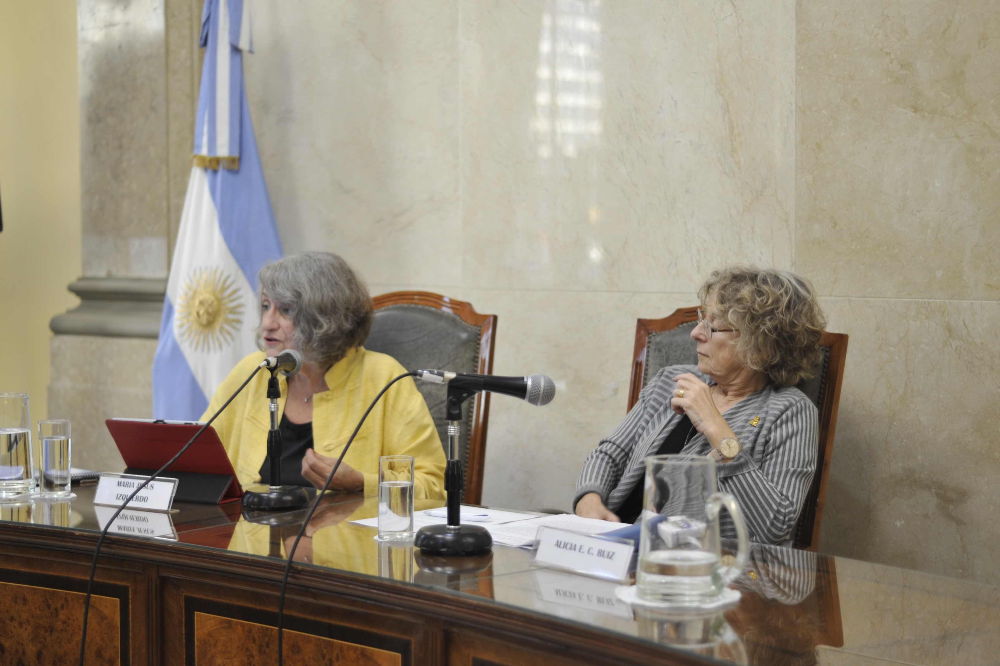 La Dra. María Jesús Izquierdo y la Jueza del Tribunal Superior Alicia E. C. Ruiz