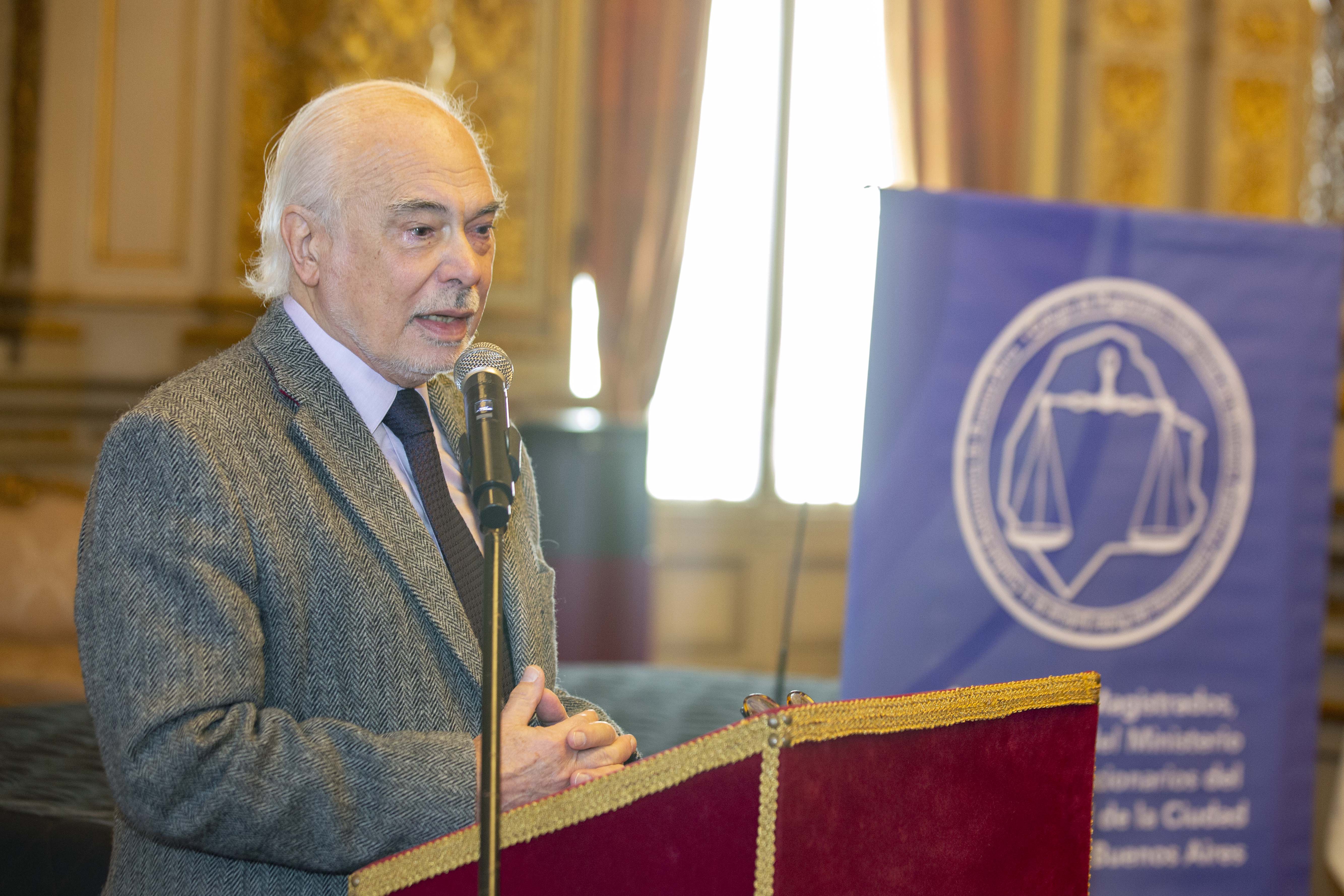 El juez del Tribunal Superior de Justicia, Luis F. Lozano, en el homenaje al primer titular del Consejo de la Magistratura de la Ciudad Dr. Juan Octavio Gauna.