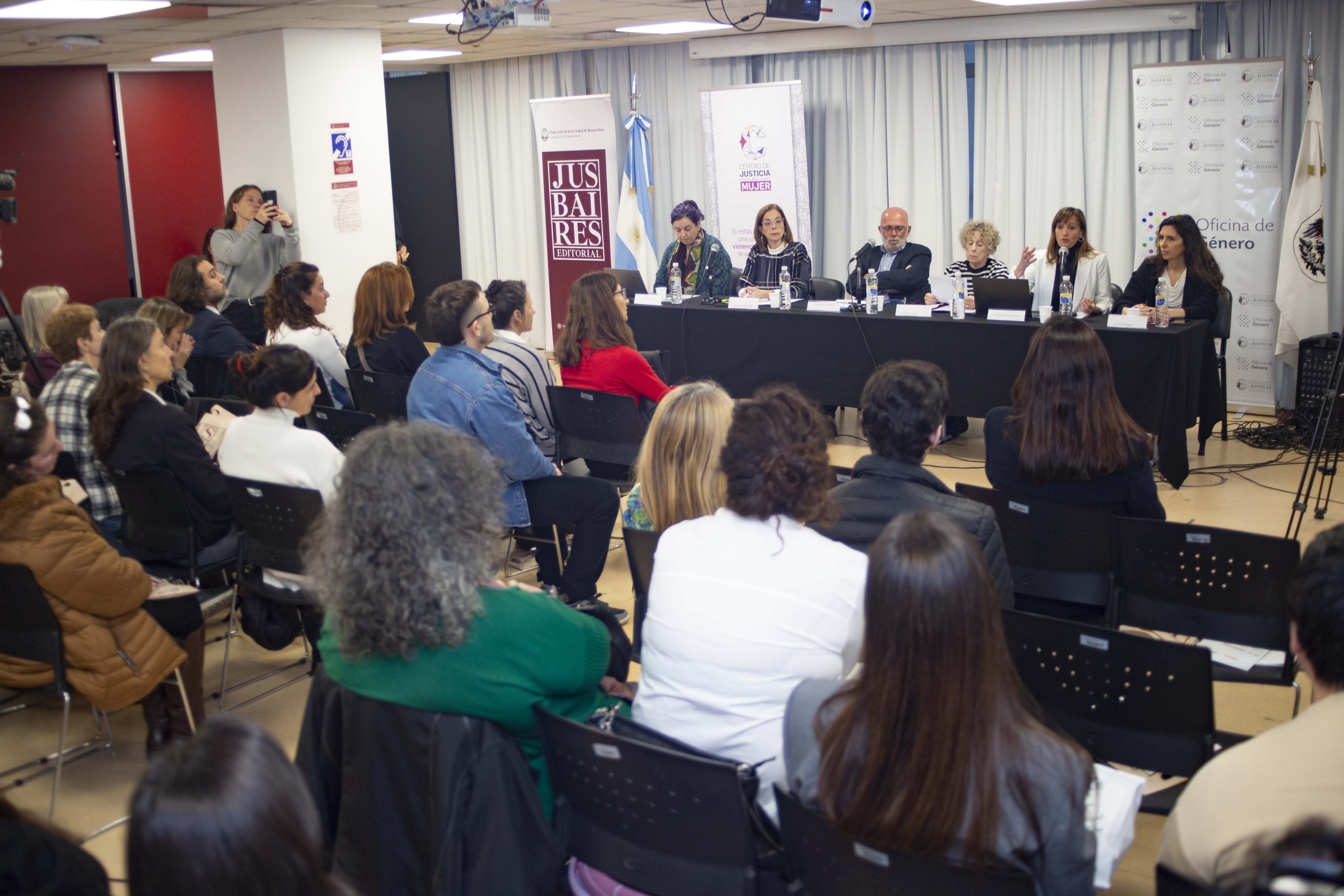 Acto de lanzamiento de la campaña &quot;Entornos laborales libres de violencias de género y acoso&quot;