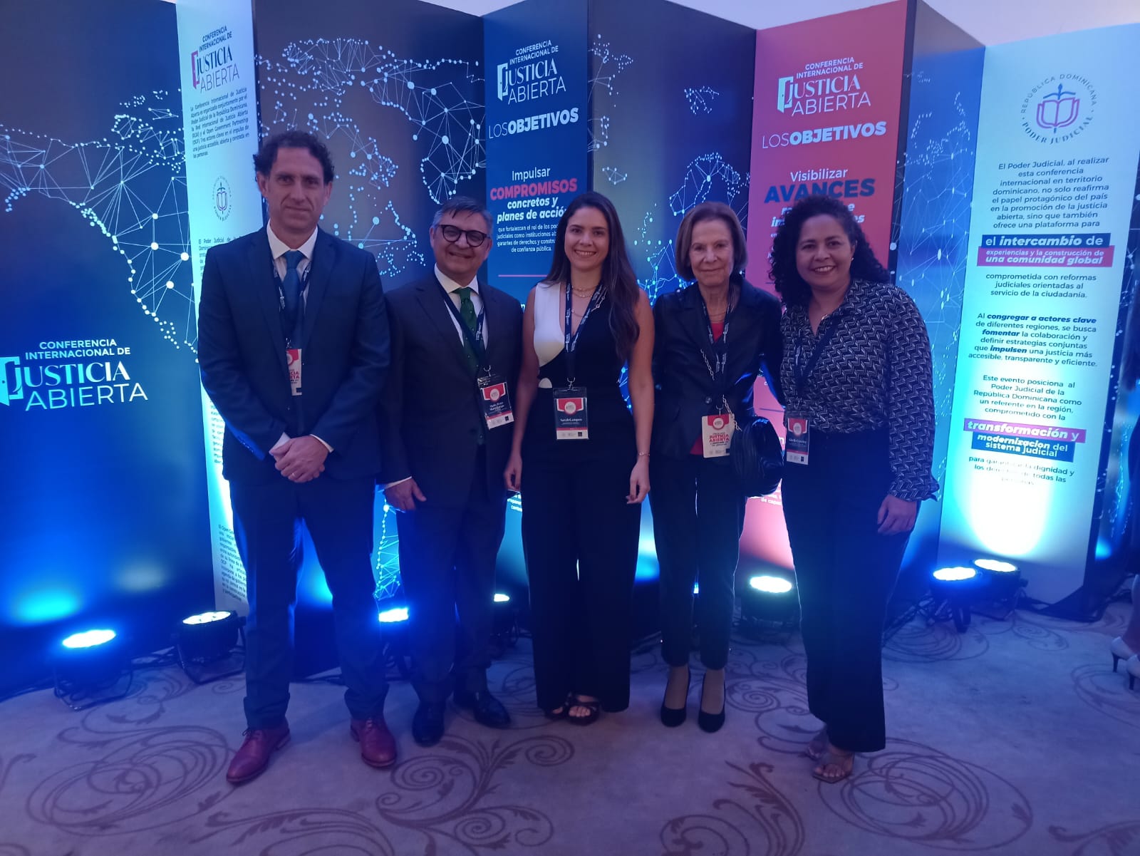 Primero a la izquierda, Fermín Igarzábal Secretario Judicial de Asuntos Generales del TSJ. Segunda a la derecha, Presidente del TSJ CABA Juez Inés M. Weinberg