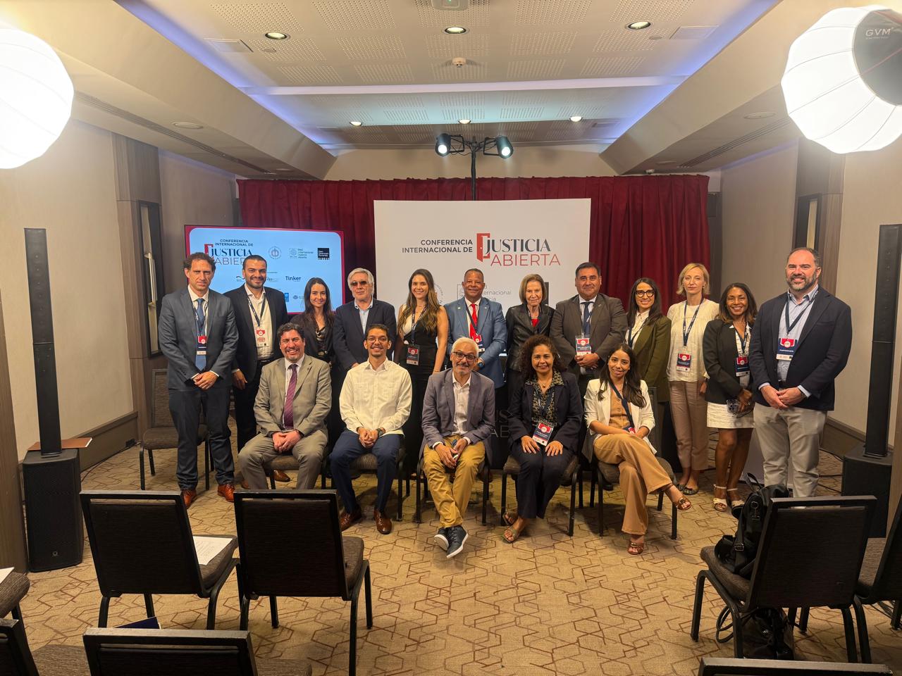 Representantes judiciales de países participantes en la Primera Conferencia Internacional de Justicia Abierta