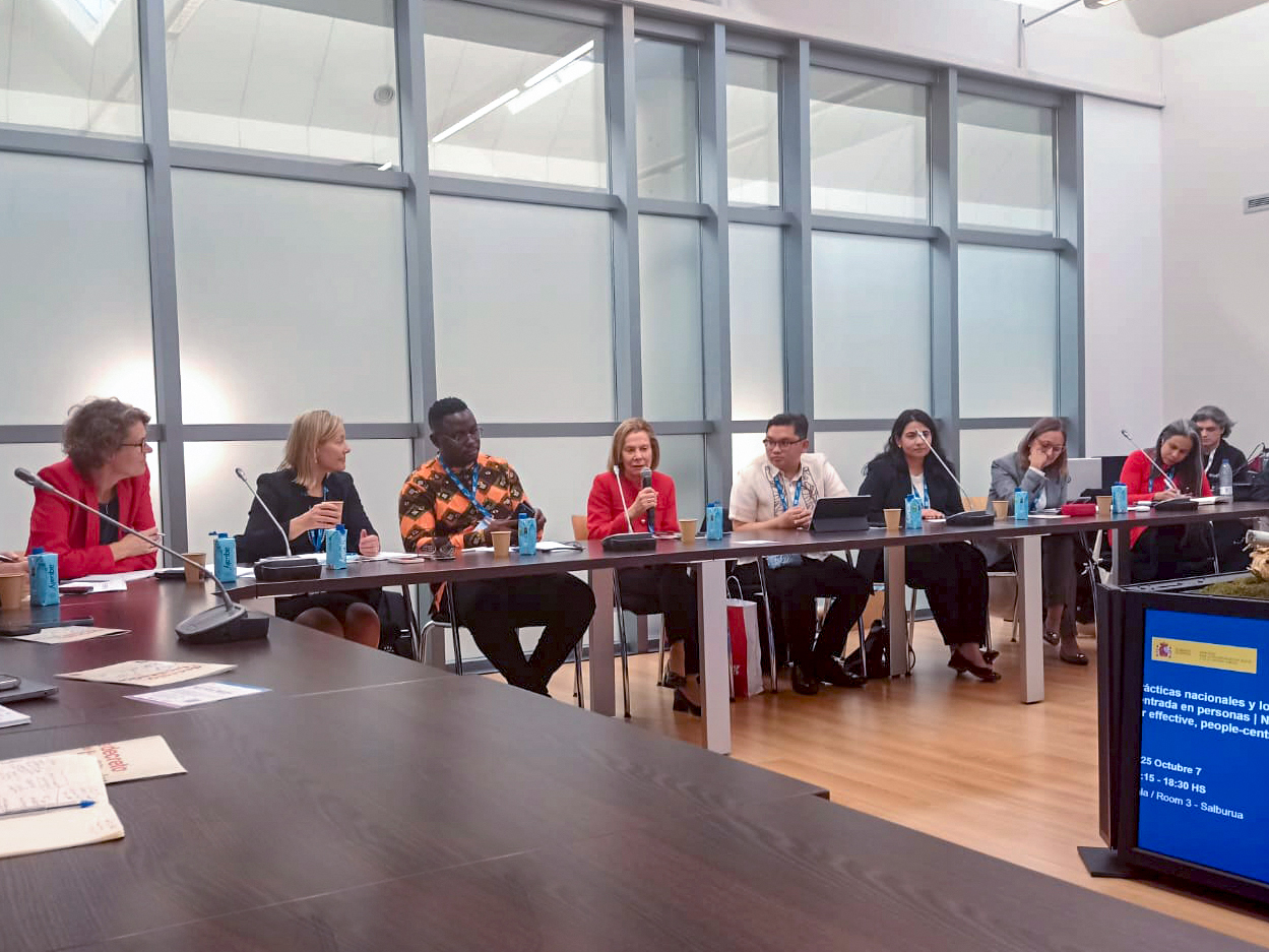 La Dra. Inés M. Weinberg expone en el panel “Prácticas nacionales y locales para justicia efectiva y centrada en las personas&quot;.