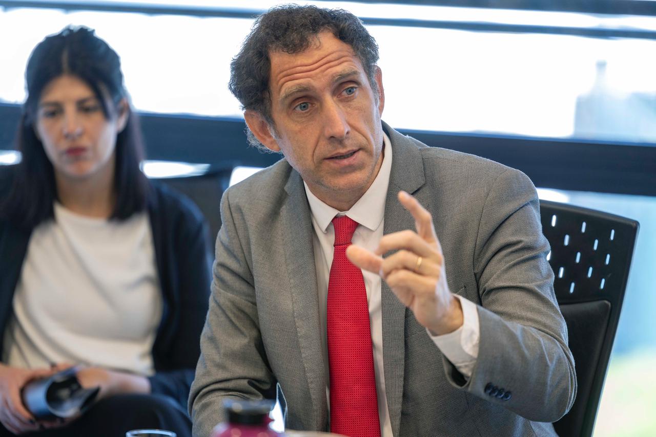 El secretario de Asuntos Generales y Director General de Administración, Fermín Igarzabal, presentó los avances de métricas de la actividad jurisdiccional.